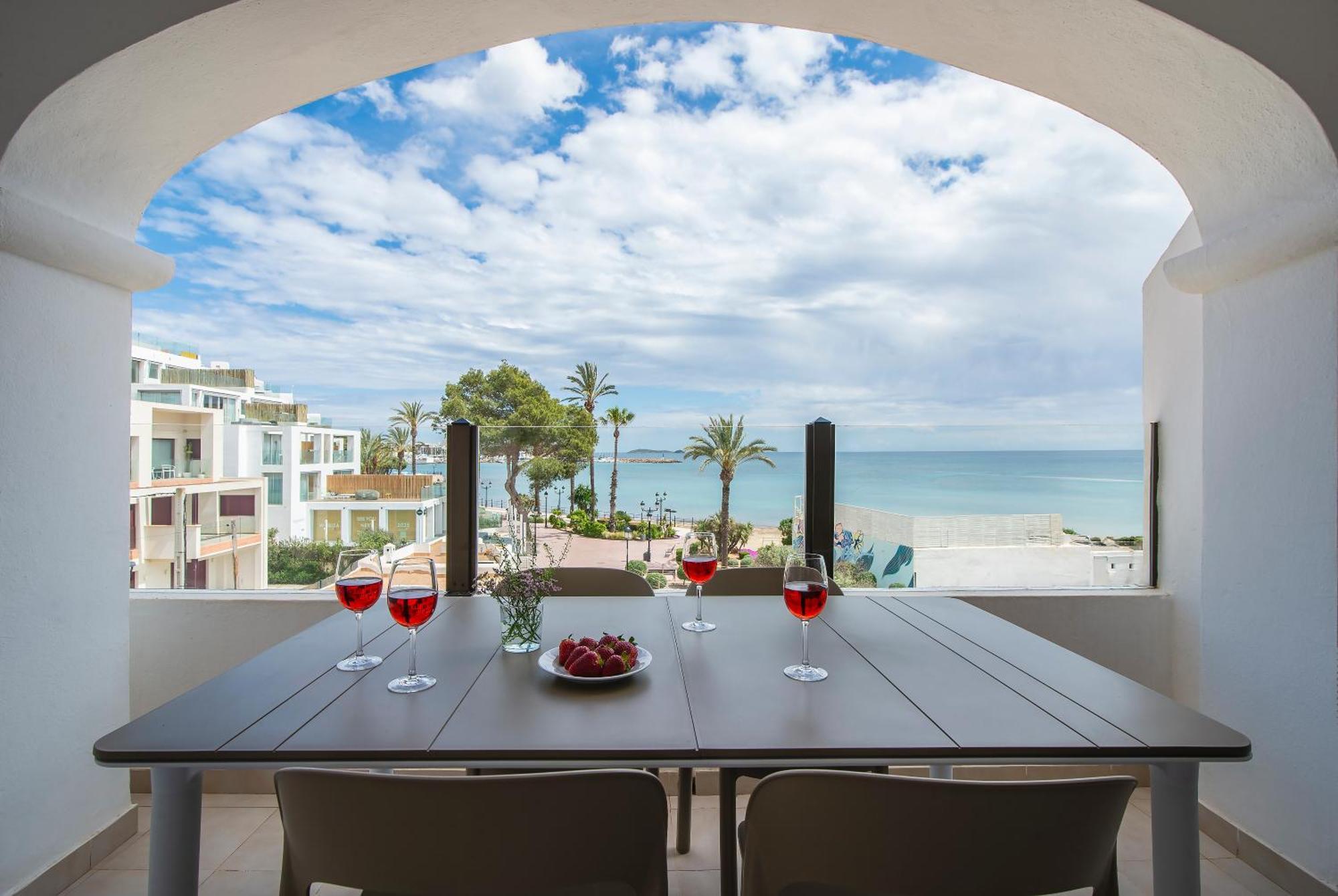 Pierre & Ros Ibiza *